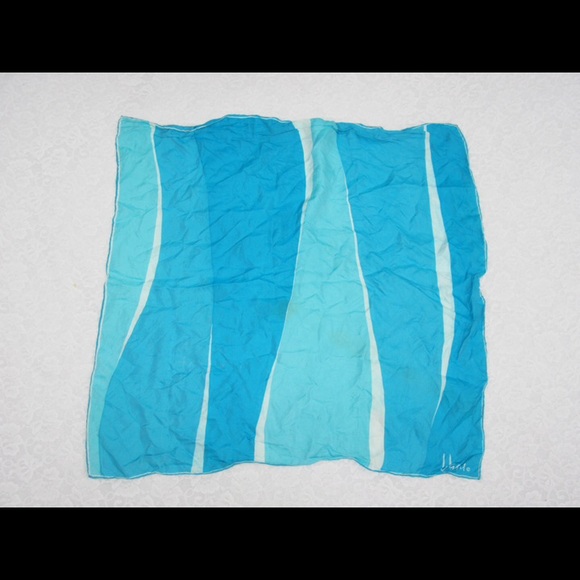 Vintage VERA Scarf - Picture 9 of 10